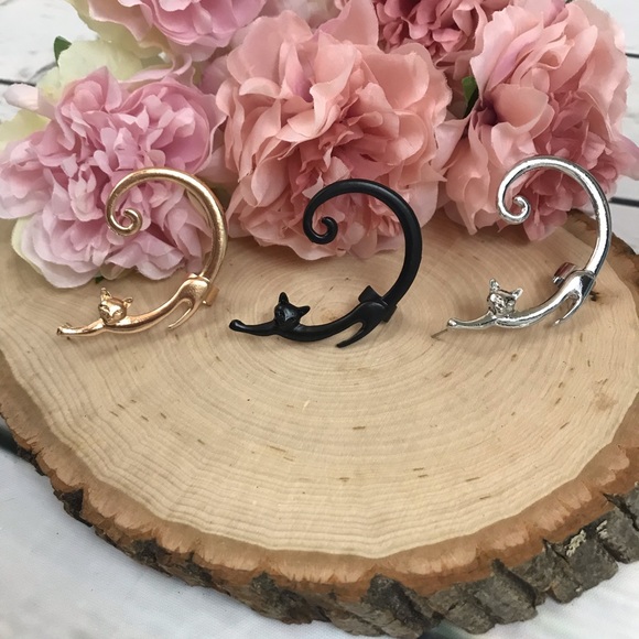 Gothic Punk Curled Cat Ear Cuff Earring - Picture 6 of 11